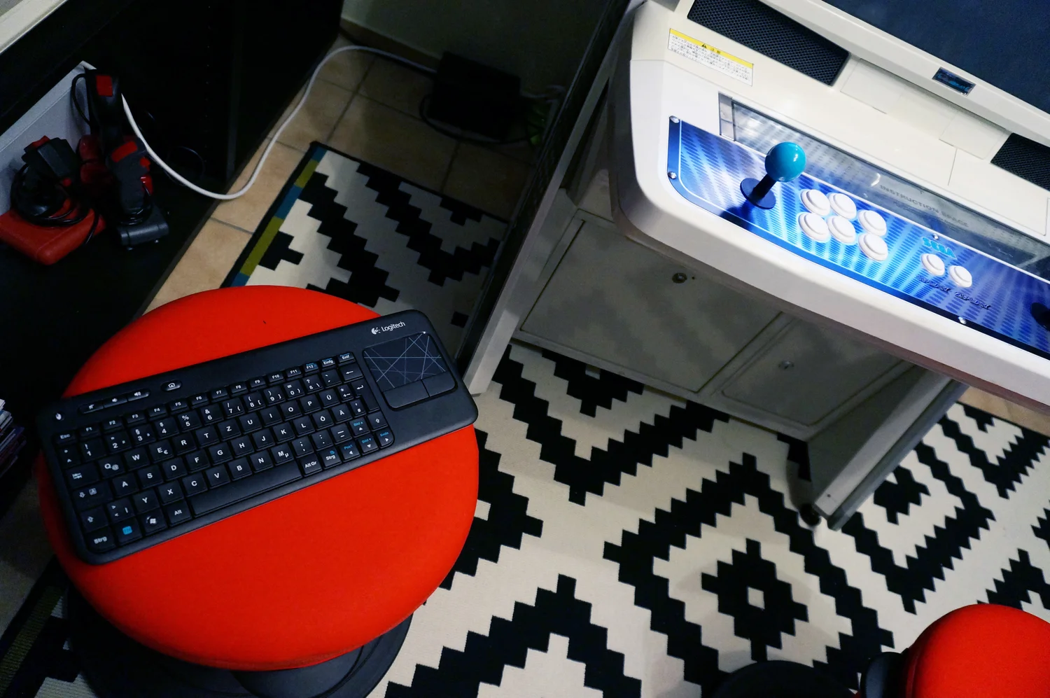 dustlayer.com-arcade-keyboard